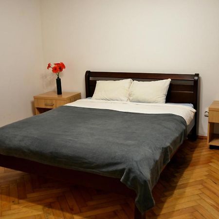 Brand New Apartment In City Center إلفيف المظهر الخارجي الصورة