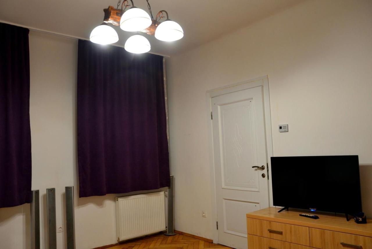 Brand New Apartment In City Center إلفيف المظهر الخارجي الصورة